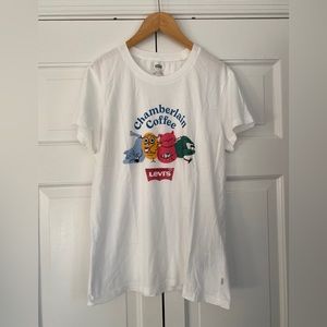 New never worn Chamberlin Coffee Tee shirt. Size Small